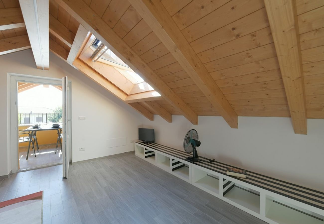 Ferienwohnung in Baveno - Sunflower Apartment 3 with covered terrace