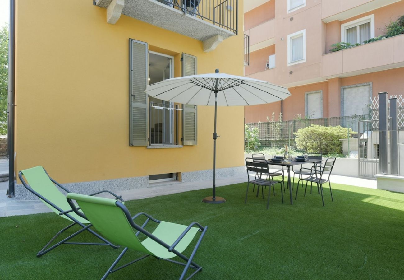 Apartment in Baveno - Sunflower apartment 1 with terrace in Baveno
