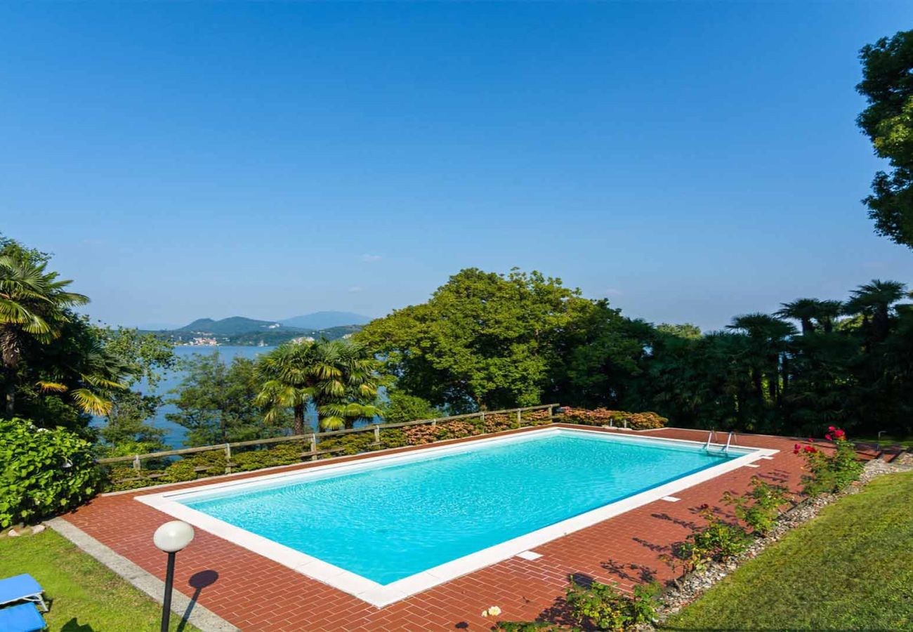 Apartment in Stresa - Sole e Lago apartment with terrace lake view in St