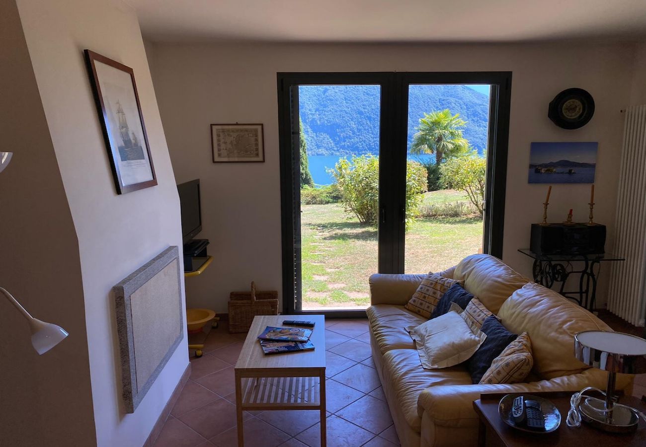 Appartement à Ghiffa - St  Maurice smile lake view apartment with pool