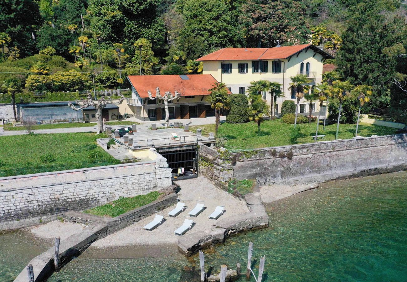 Villa à Ghiffa - Fiorina charming villa with private beach